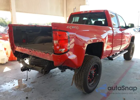 2015 Chevrolet Silverado 1500 1Lt z USA, uszkodzony, nr VIN 1GCVKREC2FZ237729